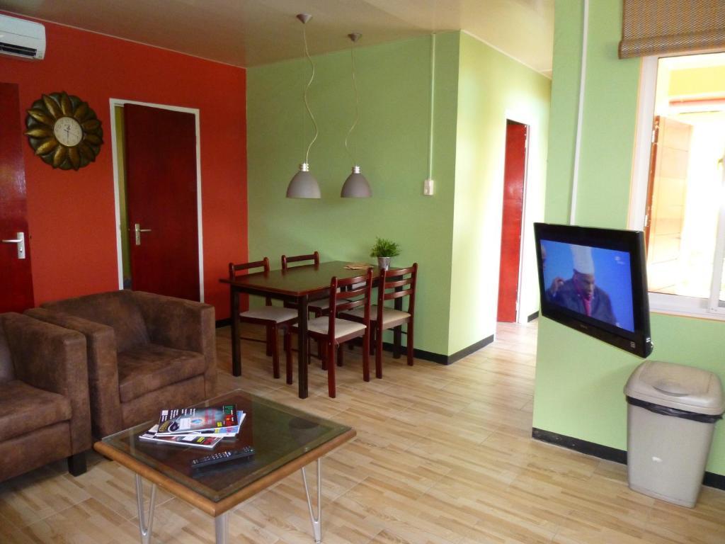 Kekemba Apartments Парамарибо Стая снимка